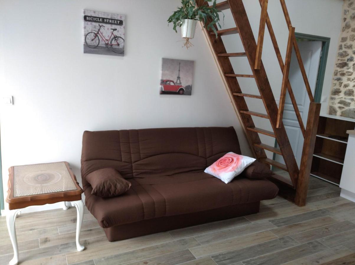 Les Petits Gites Ernee Exterior photo